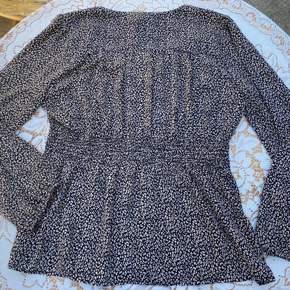 ‼️ NEW PLEIONE TOP‼️ - Picture 3 of 4